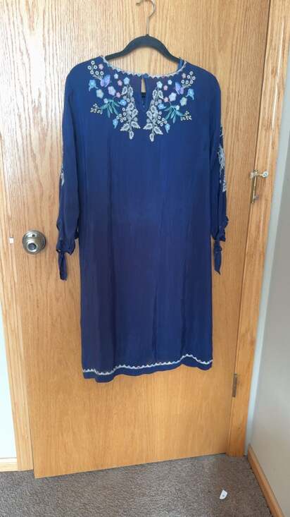 Johnny Was Arva Embroidered Cupra Silk Dress in Eclipse Blue. 2PC set - Picture 2 of 6